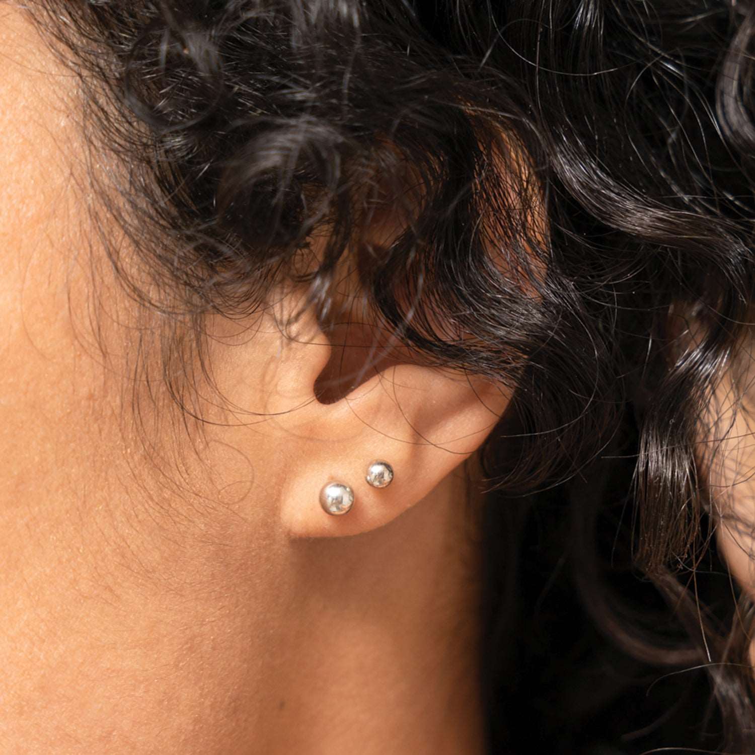 Small ball stud earrings